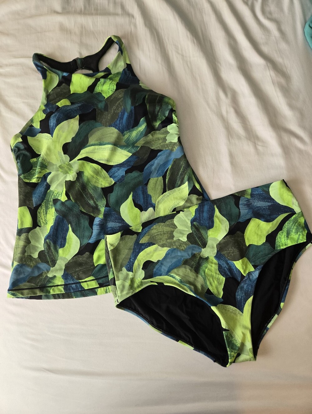 NWOT Tankini Athleta Built In Bra Tropical Green Size XL - Picture 2 of 4